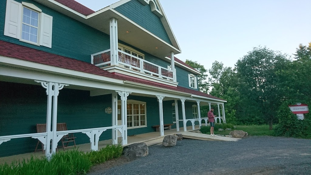 Auberge De Larchipel | 3500 Chemin des Trembles, Saint-Paulin, QC J0K 3G0, Canada | Phone: (800) 789-5968