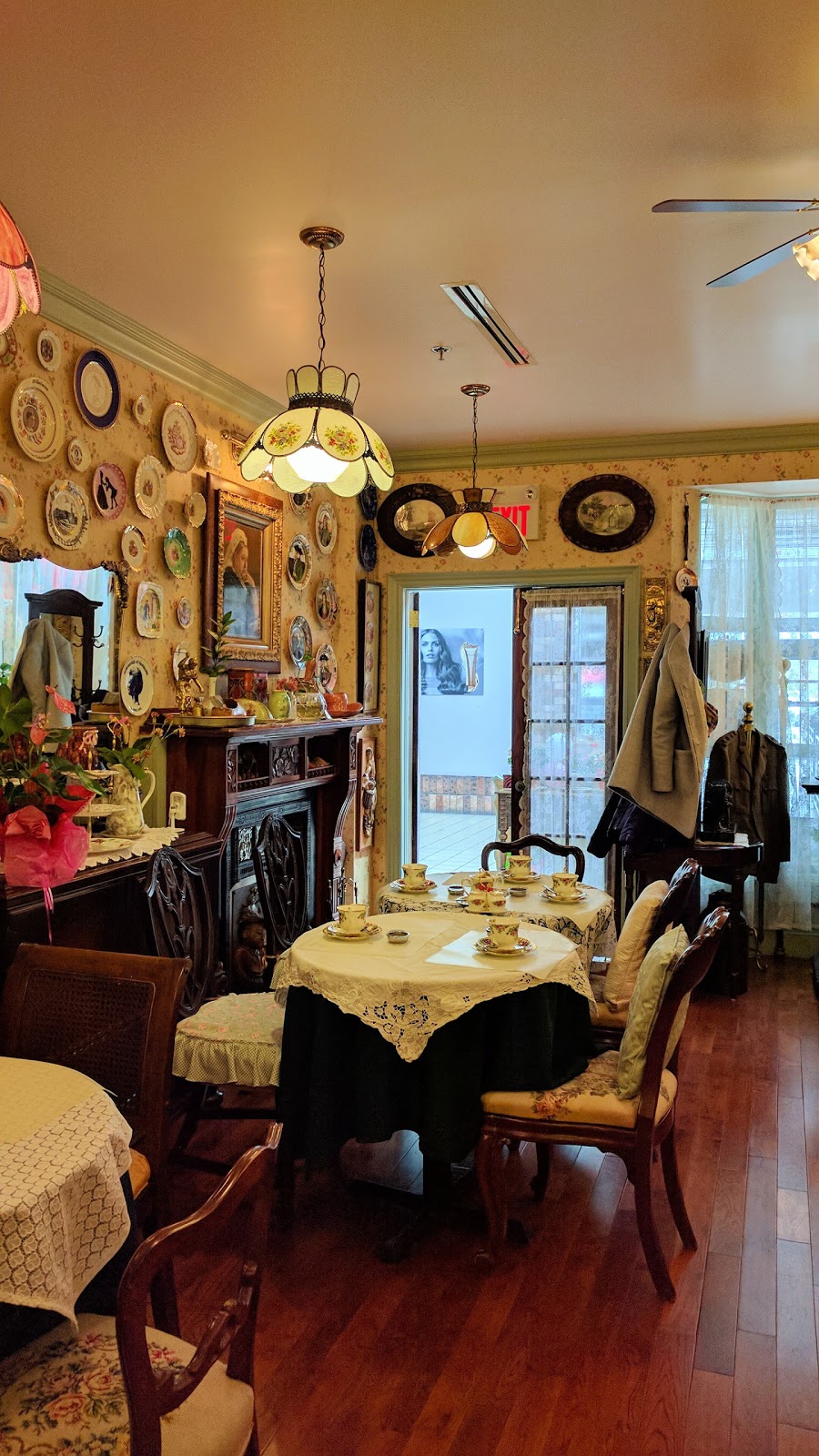 After Queen Tea Shop | 7355 Bayview Ave, Thornhill, ON L3T 5Z2, Canada | Phone: (647) 627-8580