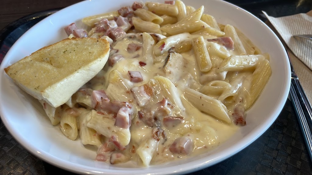 Mia Pasta | 2304 Bd René Lévesque, Jonquière, QC G7S 5Y5, Canada | Phone: (418) 695-2330