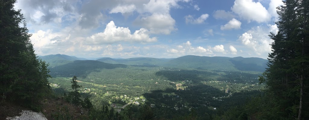 La montagne à Deux-Tête | 2 Rue Des Roches, Sainte-Brigitte-de-Laval, QC G0A 3K0, Canada