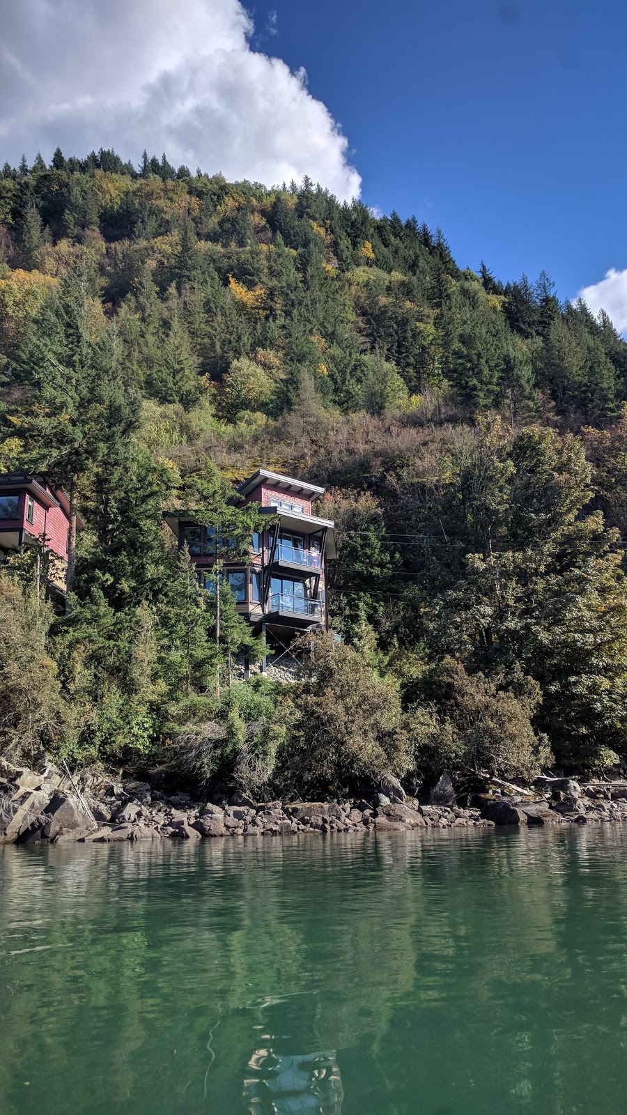 The Lodge on Harrison Lake | 6155 Rockwell Dr, Harrison Hot Springs, BC V0M 1K0, Canada | Phone: (604) 819-5374