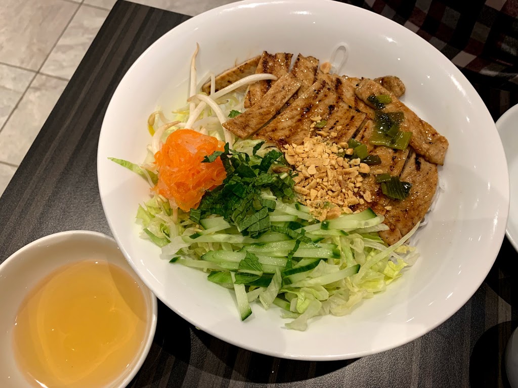 Phở Nhà Vietnamese Cuisine | 300c Fourth Ave Unit #7, St. Catharines, ON L2S 0E6, Canada | Phone: (289) 639-9064