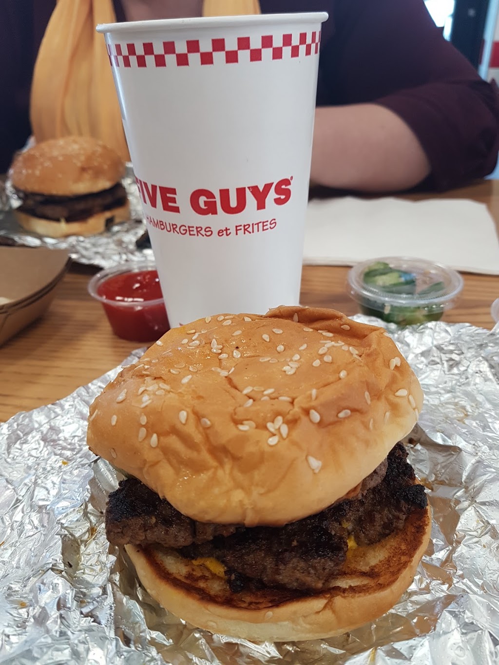 Five Guys | 20 Clair Rd W, Guelph, ON N1L 0A8, Canada | Phone: (519) 767-9090