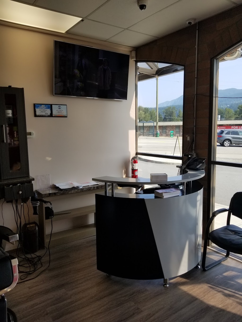 Mannys Barber Shop | 2929 St Johns St #4, Port Moody, BC V3H 2C2, Canada | Phone: (778) 316-6760