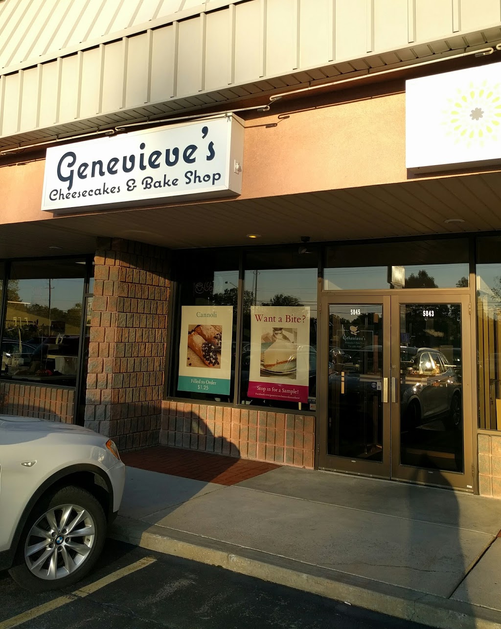 Genevieves Cheesecakes & Bake Shop | 5845 Transit Rd, East Amherst, NY 14051, USA | Phone: (716) 688-0088