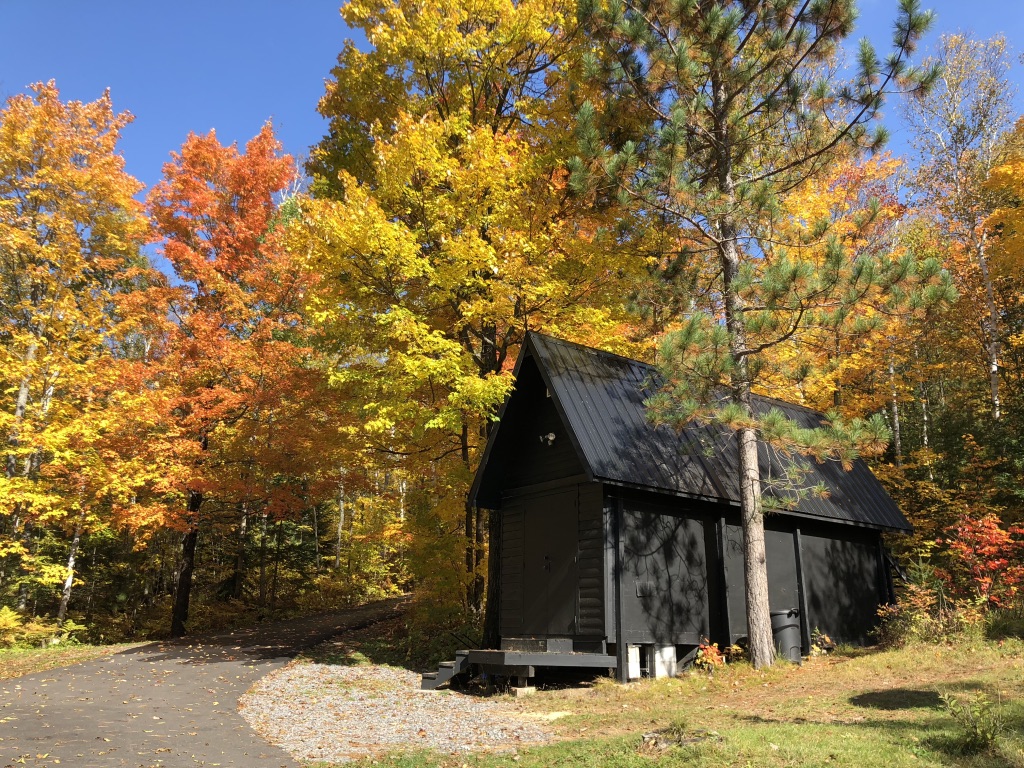 Hay Lake Cabins | 1361 McRae Hay Lake Rd, Whitney, ON K0J 2M0, Canada | Phone: (416) 797-0232