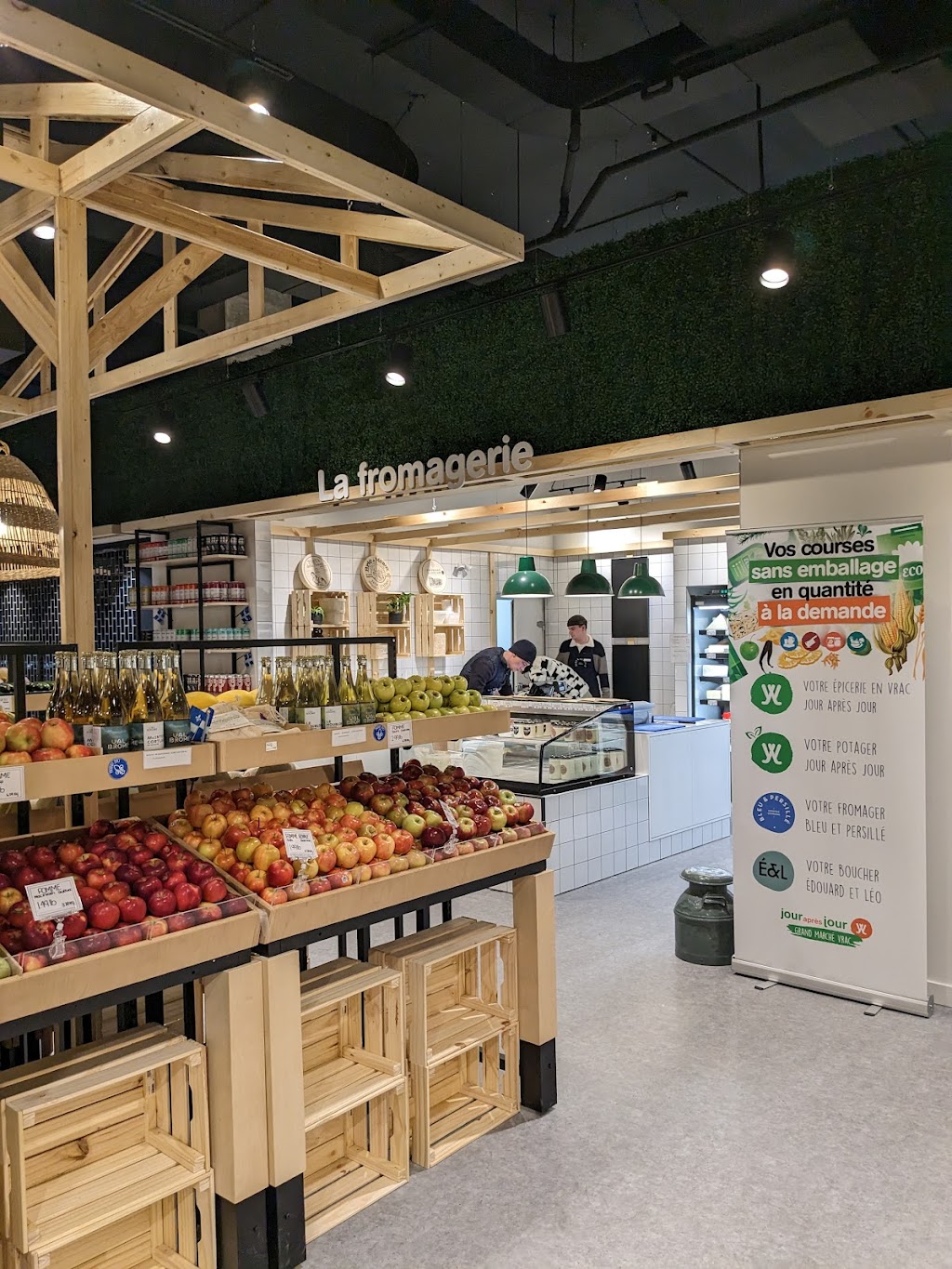 Jour après jour - Grand Marché Vrac | Solar Uniquartier, 165 Rue de lÉquinoxe, Brossard, QC J4Z 0K8, Canada | Phone: (450) 618-0777