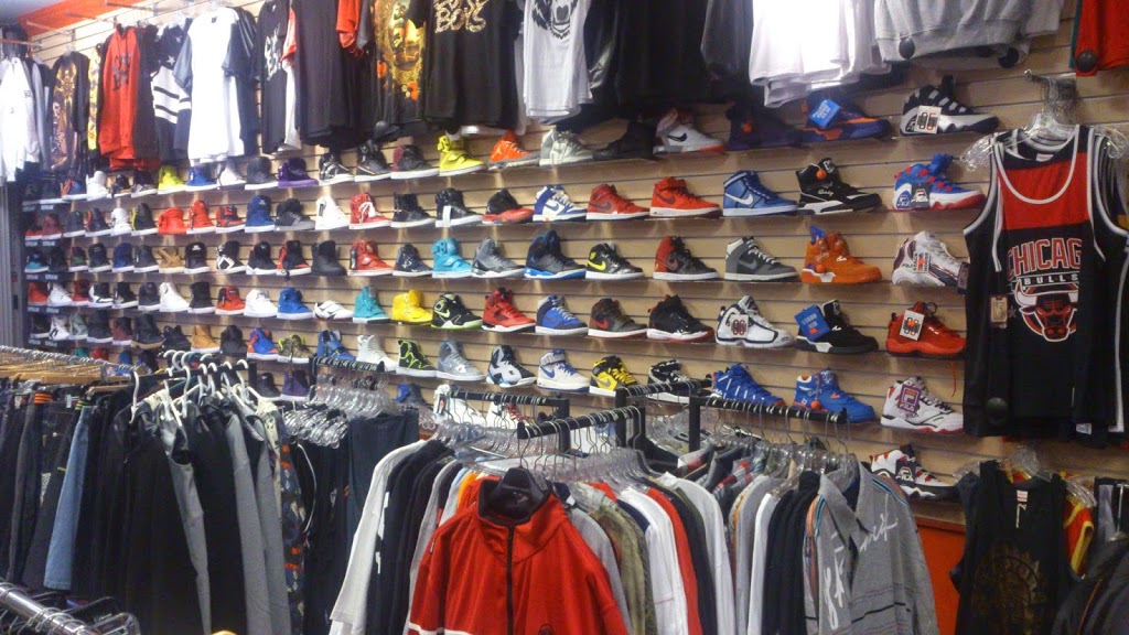 Roz Urban wear | 137th Avenue, 66 St SW #233, Edmonton, AB T5C 3C8, Canada | Phone: (780) 457-4429