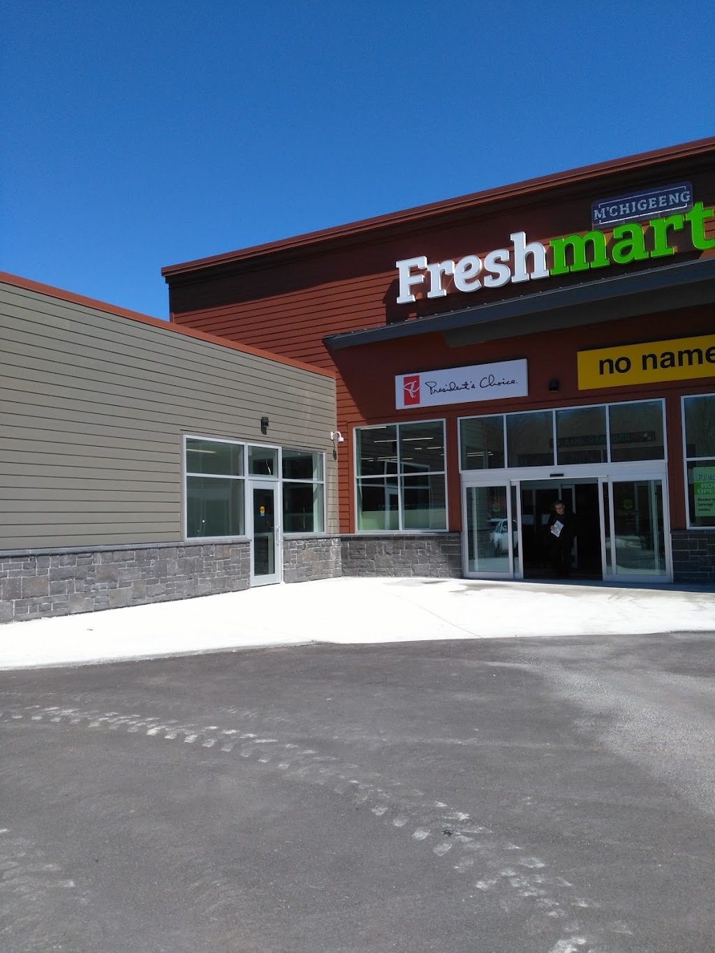 MChigeeng Freshmart | 404 ON-551, MChigeeng, ON P0P 1G0, Canada | Phone: (705) 377-4345