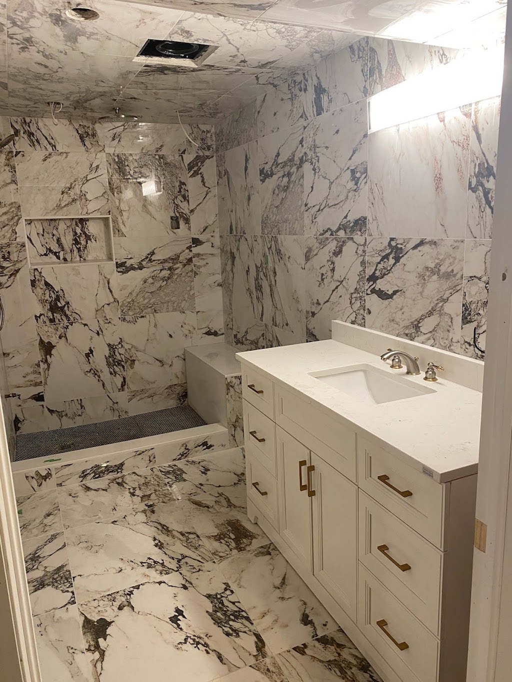 S&A Bathroom Reno inc. 12701481 Canada Inc | 98 Lake Louise Dr, Brampton, ON L6X 4Y6, Canada | Phone: (647) 704-0776