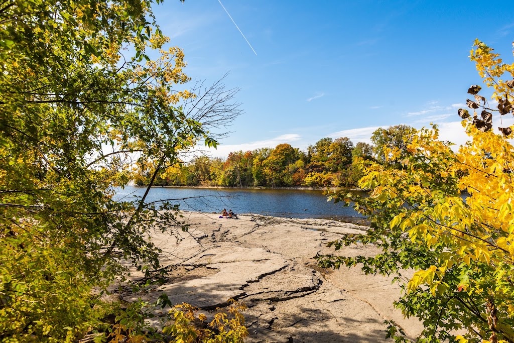 Residence Le Portofino | 3225 Boul. Gouin E E, Montréal-Nord, QC H1H 5V8, Canada | Phone: (514) 321-0880