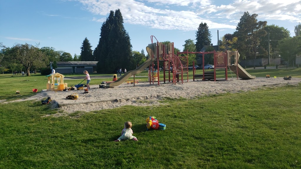 Balaclava Park Playground | 3 W 29th Ave, Vancouver, BC V6L 1Y5, Canada | Phone: (604) 873-7000