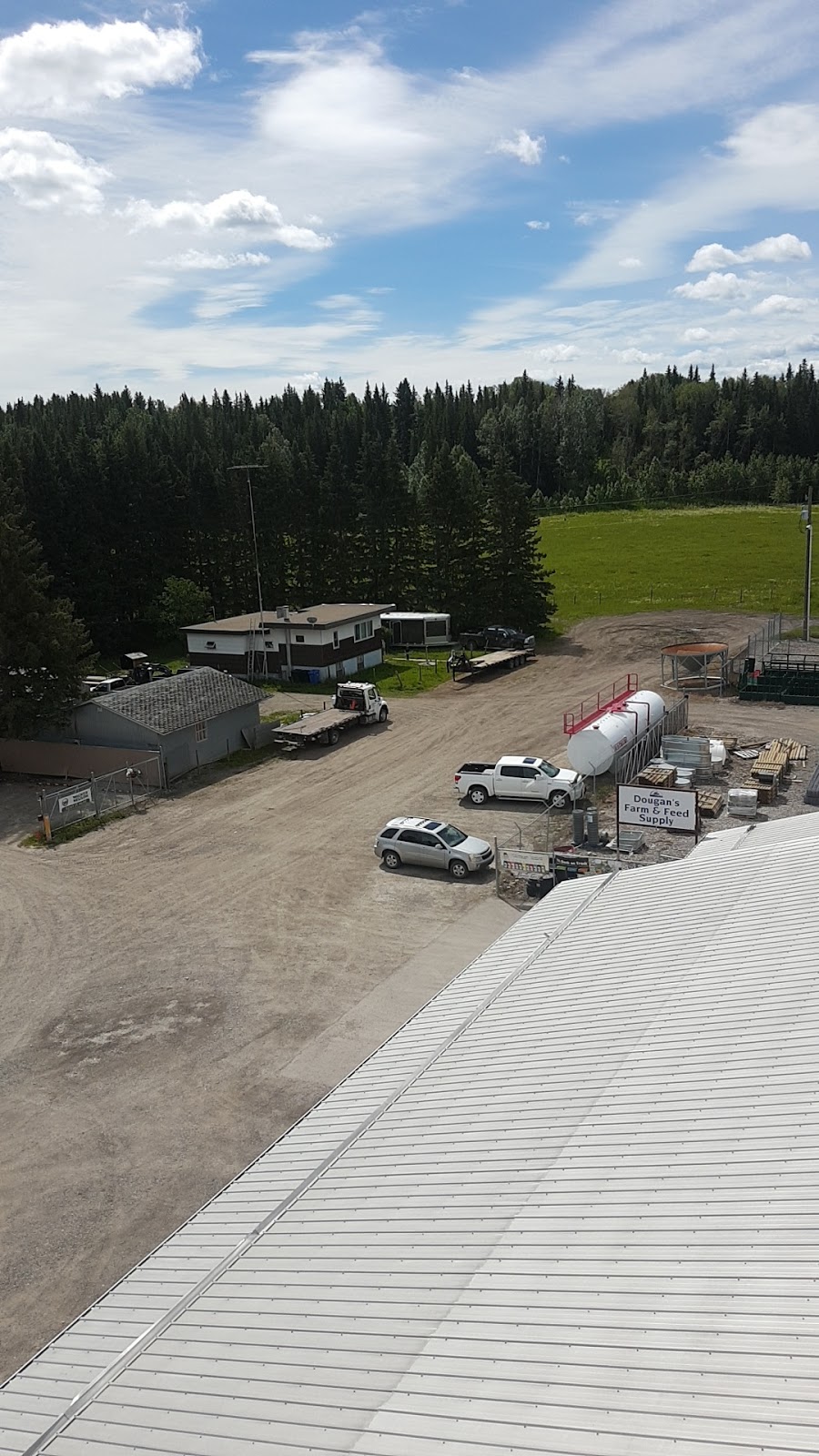 Sundre Livestock & Farm Supply | 1015 Main Ave E, Sundre, AB T0M 1X0, Canada | Phone: (403) 638-3959