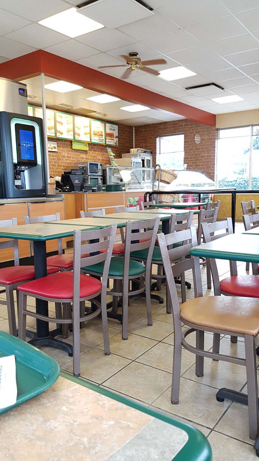 Restaurant SUBWAY | 880 Rue King E, Sherbrooke, QC J1G 1C9, Canada | Phone: (819) 563-0040