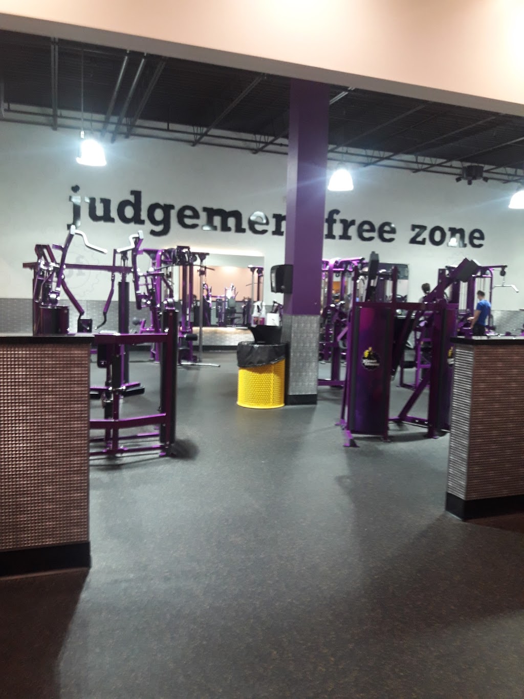 Planet Fitness | 1299 Oxford St E, London, ON N5Y 4W5, Canada | Phone: (519) 204-6606