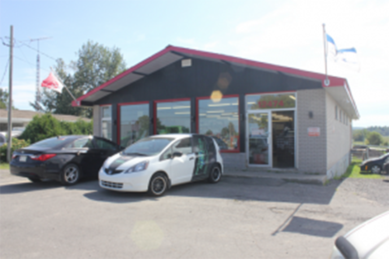 La Boulonnerie | 12474 Route Arthur Sauvé, Mirabel, QC J7N 2W4, Canada | Phone: (450) 258-4415