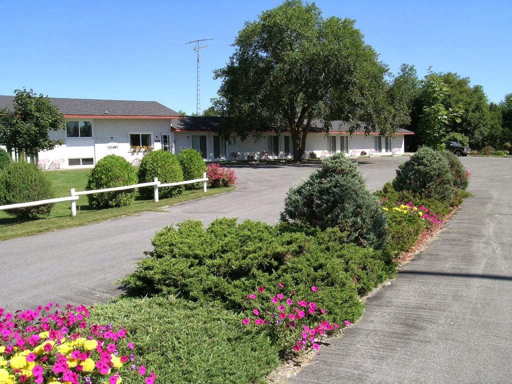 Wilton Road Motel | 1153 Wilton Rd, Odessa, ON K0H 2H0, Canada | Phone: (613) 386-7379