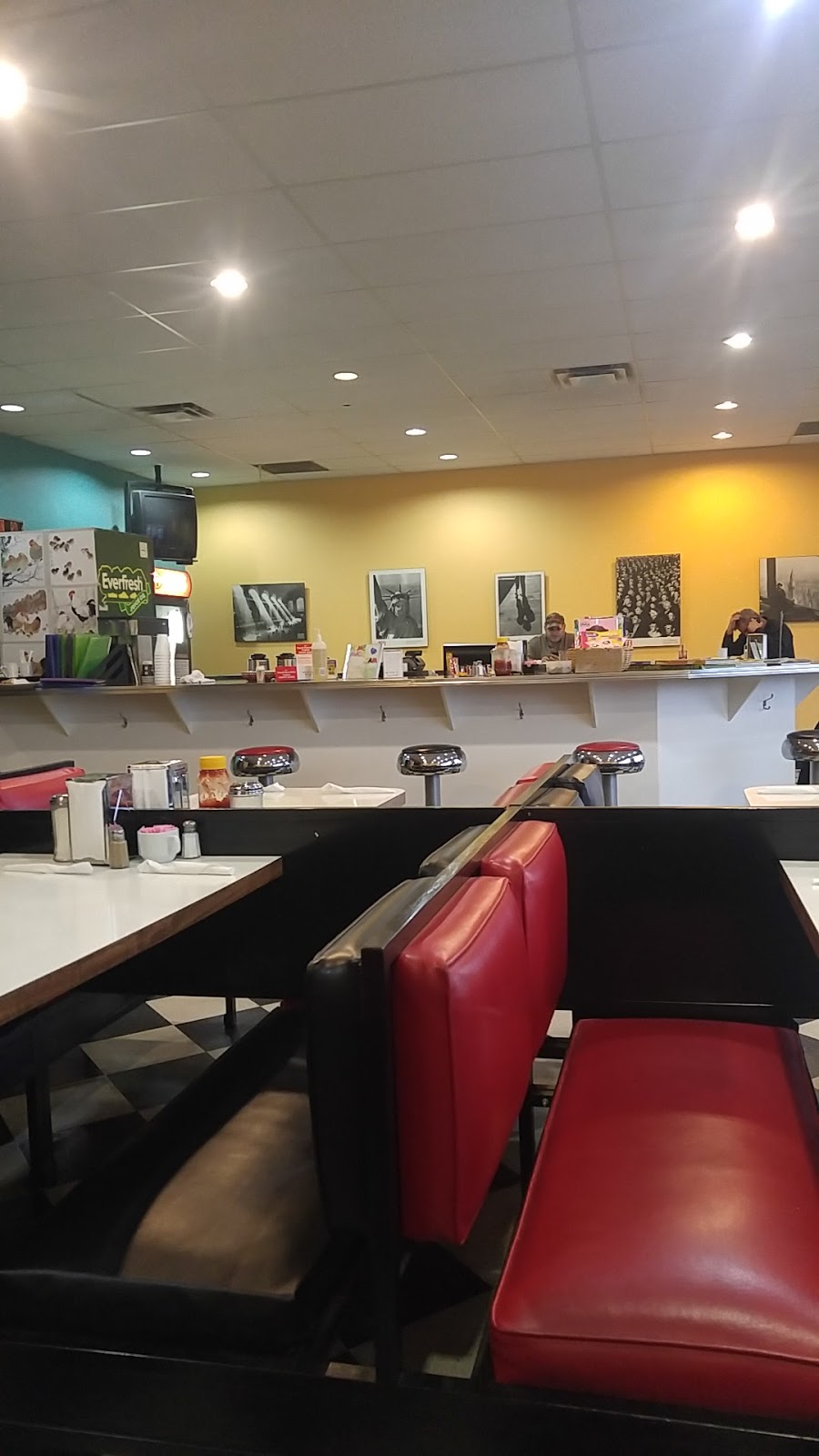 Bubbas Diner | 480 Sovereign Rd, London, ON N6M 1A2, Canada | Phone: (519) 659-3446