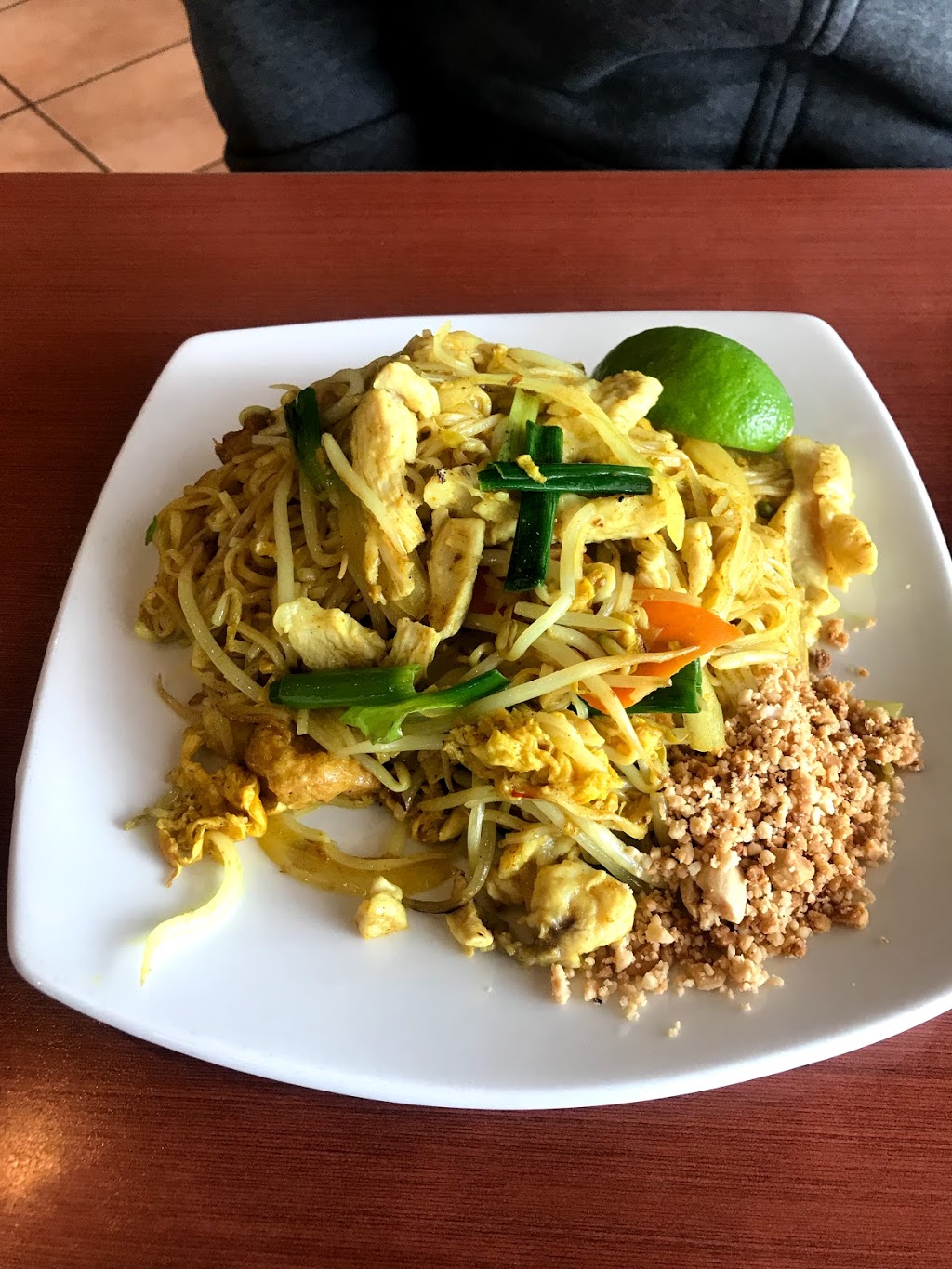 Funky Thai | 2383 Dundas St W, Oakville, ON L6M 4J3, Canada | Phone: (905) 827-1068