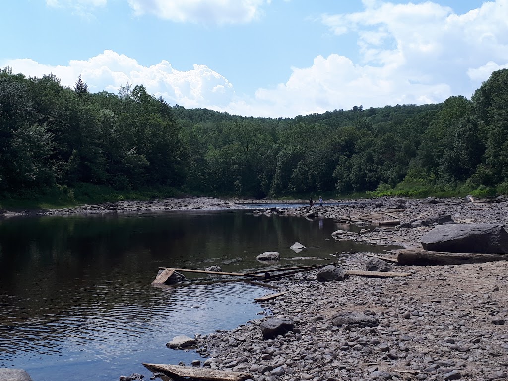 River Park Batiscan - Sector Dam / Via Batiscan | 200 Chemin du Barrage, Saint-Narcisse, QC G0X 2Y0, Canada | Phone: (418) 328-3599