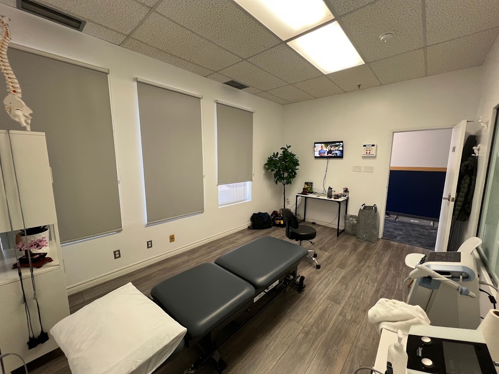 Kinnext Health Aurora | 40 Engelhard Dr Unit 7, Aurora, ON L4G 6X6, Canada | Phone: (416) 562-6061