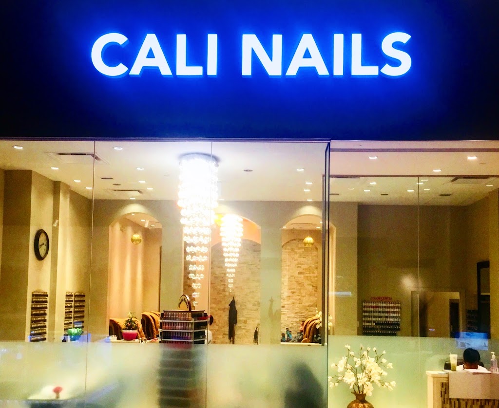 Cali Nails Hillside | 1644 Hillside Ave, Victoria, BC V8T 2C5, Canada | Phone: (250) 592-1179