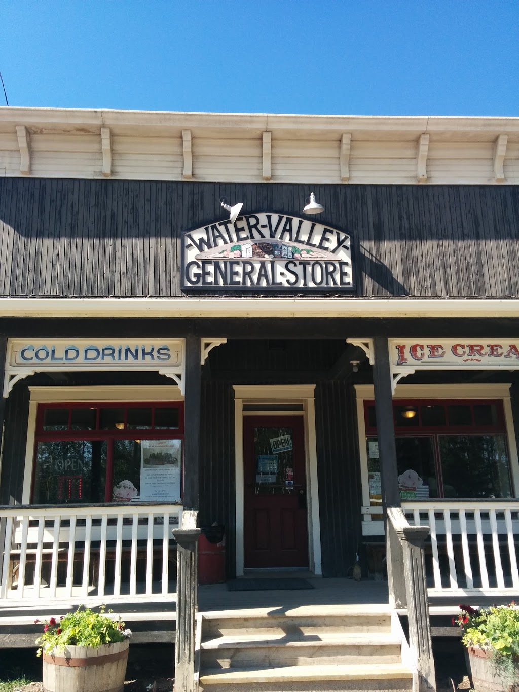 Water Valley General Store Ltd | 5204 Main St, Water Valley, AB T0M 2E0, Canada | Phone: (403) 637-2109