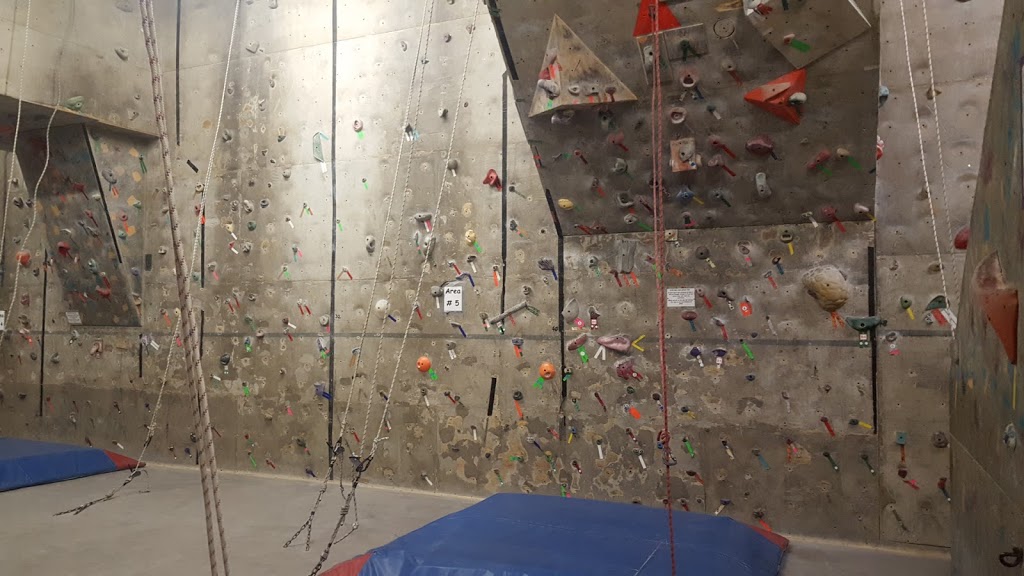 Peaks Indoor Rock Climbing | 630 Welland Ave, St. Catharines, ON L2M 5V6, Canada | Phone: (905) 988-5651