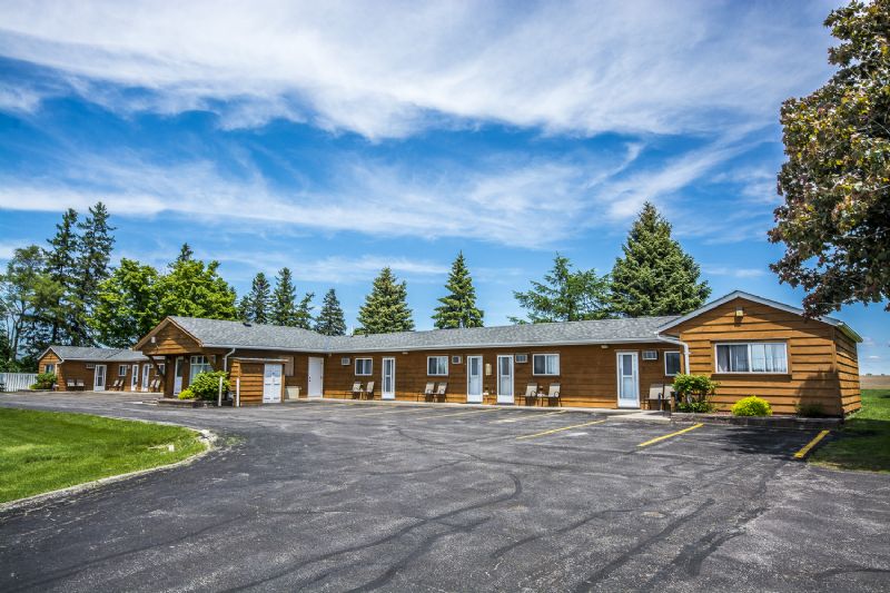 San-Man Motel | 13601 ON-12, Port Perry, ON L9L 1B5, Canada | Phone: (905) 985-2333