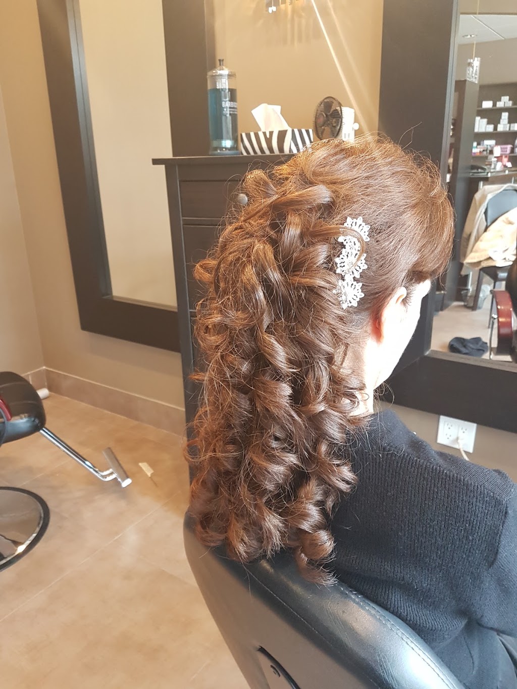 Unique Hair Design | 330 McClellan Way, Aurora, ON L4G 6X8, Canada | Phone: (905) 727-8373