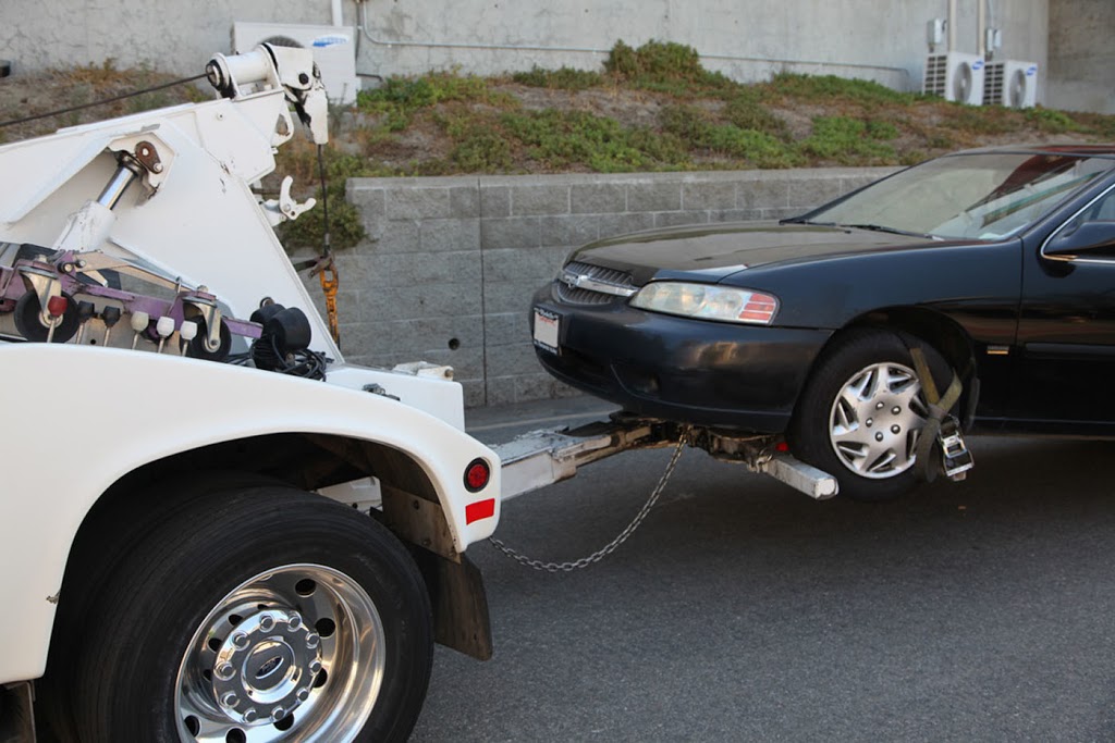 Kevins Towing & Recovery | 221 Nipissing Rd, Milton, ON L9T 1R3, Canada | Phone: (905) 878-9229