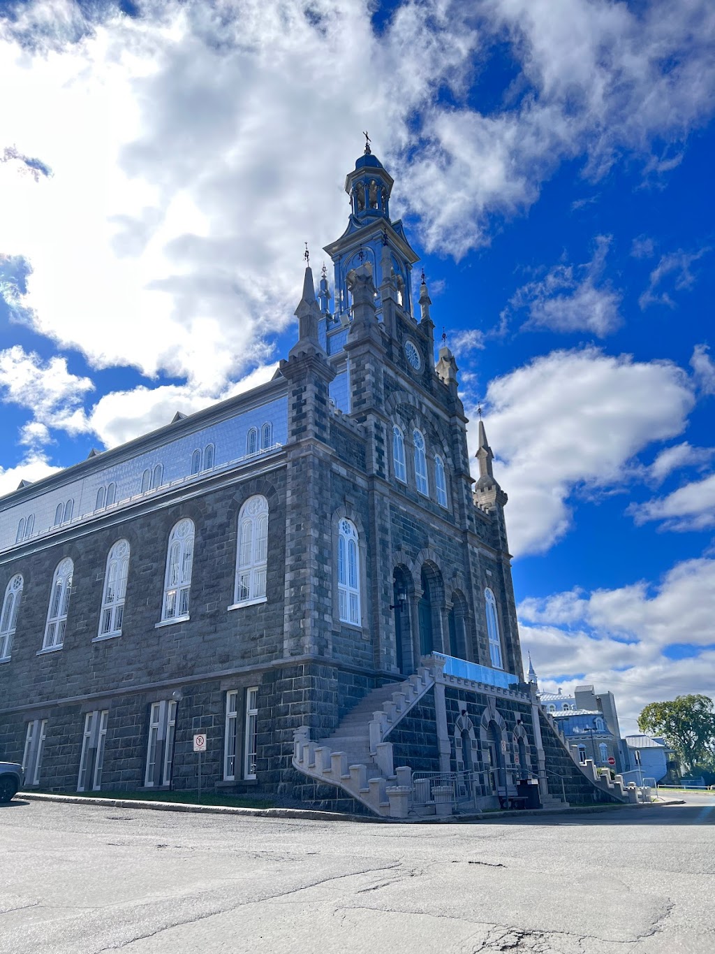 Collège de Lévis | 9 Rue Monseigneur-Gosselin, Lévis, QC G6V 5K1, Canada | Phone: (418) 833-1249