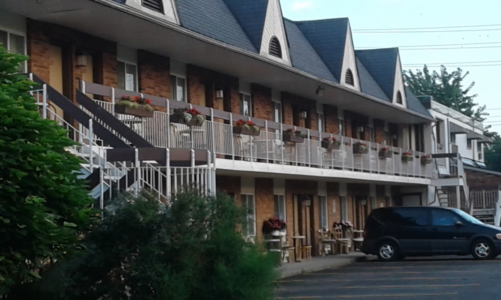 Niagara Falls Motor Lodge | 7950 Portage Rd, Niagara Falls, ON L2G 5Y8, Canada | Phone: (905) 295-3569