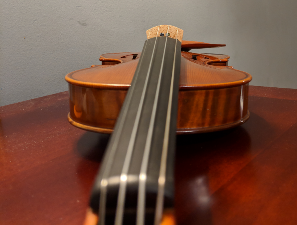 Hratch Armenious Violin Maker | 903 Willowdale Ave, North York, ON M2M 3C2, Canada | Phone: (416) 221-8826