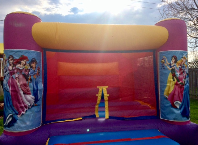 PlayDome Jumping Castles | 1210 Meath Dr, Oshawa, ON L1K 0G5, Canada | Phone: (905) 995-0251