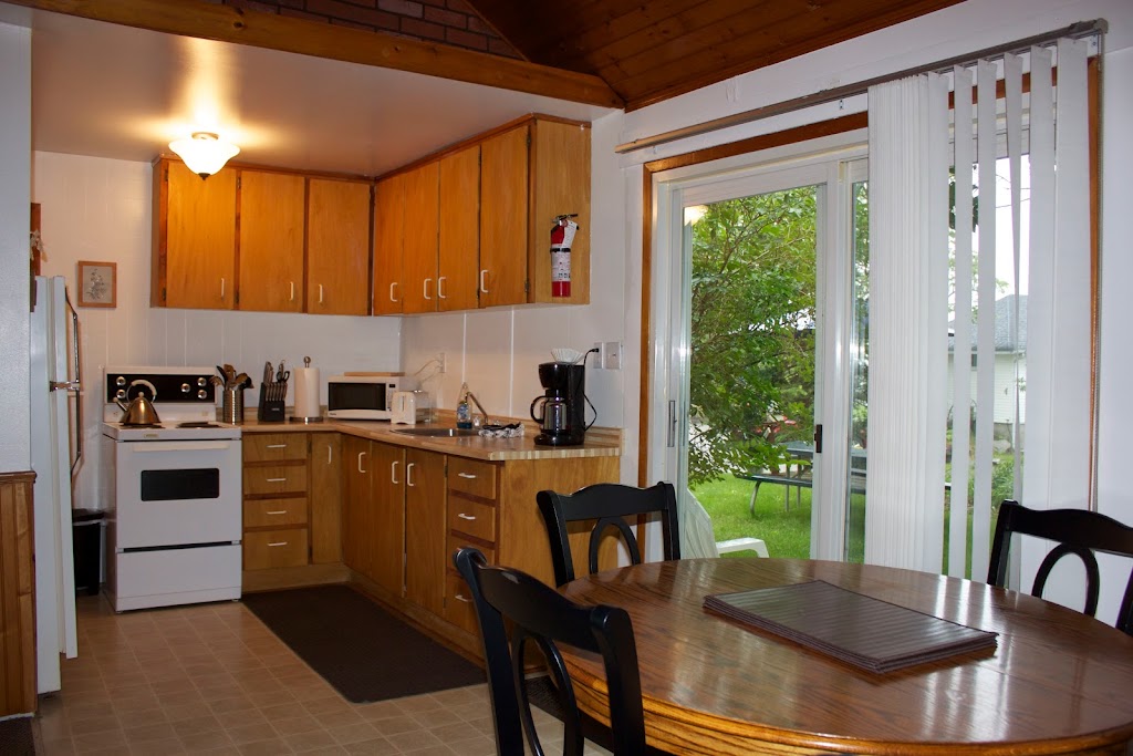 Birch Bend Cottage Resort | 2554 Buckhorn Rd, Lakefield, ON K0L 2H0, Canada | Phone: (705) 657-8891