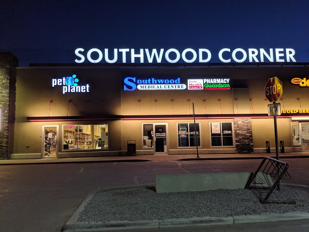 Pet Planet Southwood Corner | 10233 Elbow Dr SW, Calgary, AB T2W 1E8, Canada | Phone: (403) 252-9661