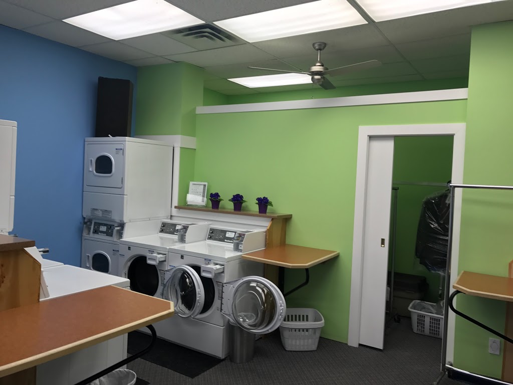 Squeakys Laundromat | 3601 Shelbourne St, Victoria, BC V8P 4H1, Canada | Phone: (250) 721-2420
