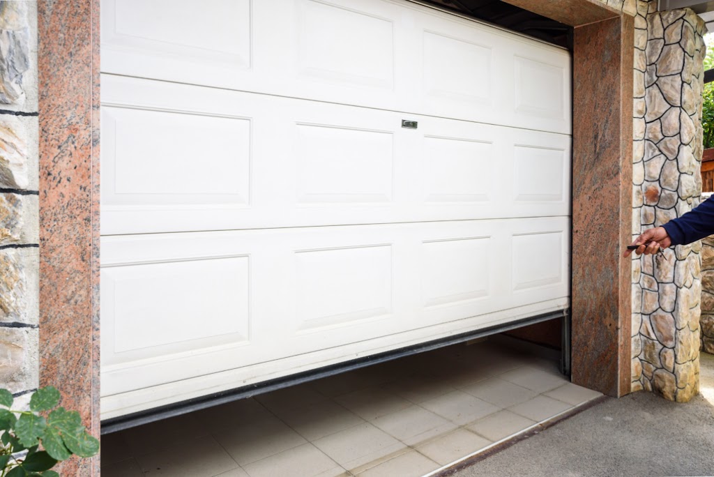 Boossy Garage Door Hamilton | Harvest Rd, Hamilton, ON L9H 5K8, Canada | Phone: (289) 769-8809