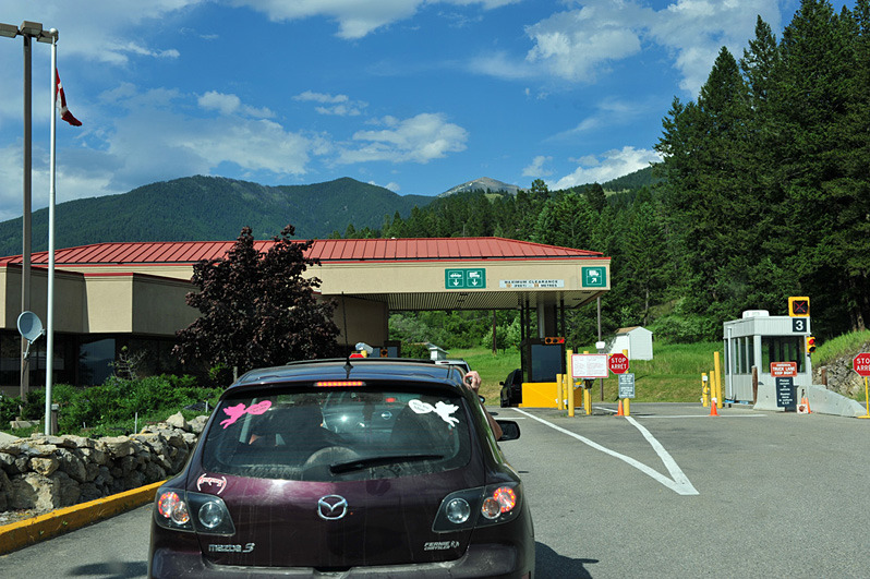 Canada Border Services Agency - Roosville Port of Entry | Highway 93 South, General Delivery, Grasmere, BC V0B 1R0, Canada | Phone: (800) 461-9999