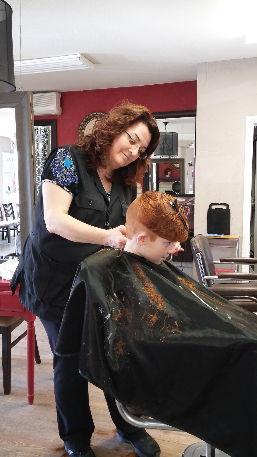 Motion Cut Innovative Beauty | 7974 Kipling Ave, Woodbridge, ON L4L 2A1, Canada | Phone: (905) 851-3810