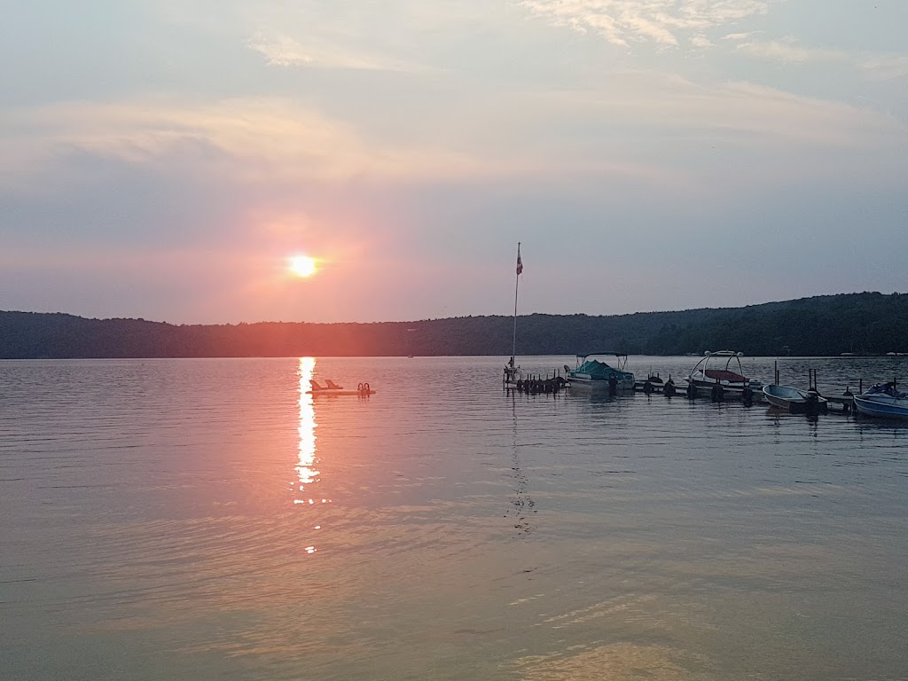 Lawtons Cove Cottages | 274 Doe Lake Rd, Katrine, ON P0A 1L0, Canada | Phone: (705) 382-2550