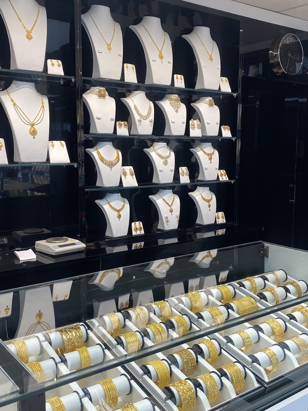 New Ahmed Jewellers | 2887 Derry Rd E, Mississauga, ON L4T 1A6, Canada | Phone: (905) 956-9511