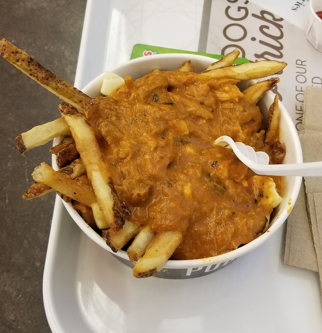 New York Fries - Fairview Park Mall | 2960 Kingsway Drive Unit F001, Fairview Park Mall, Kitchener, ON N2C 2L8, Canada | Phone: (519) 893-4490