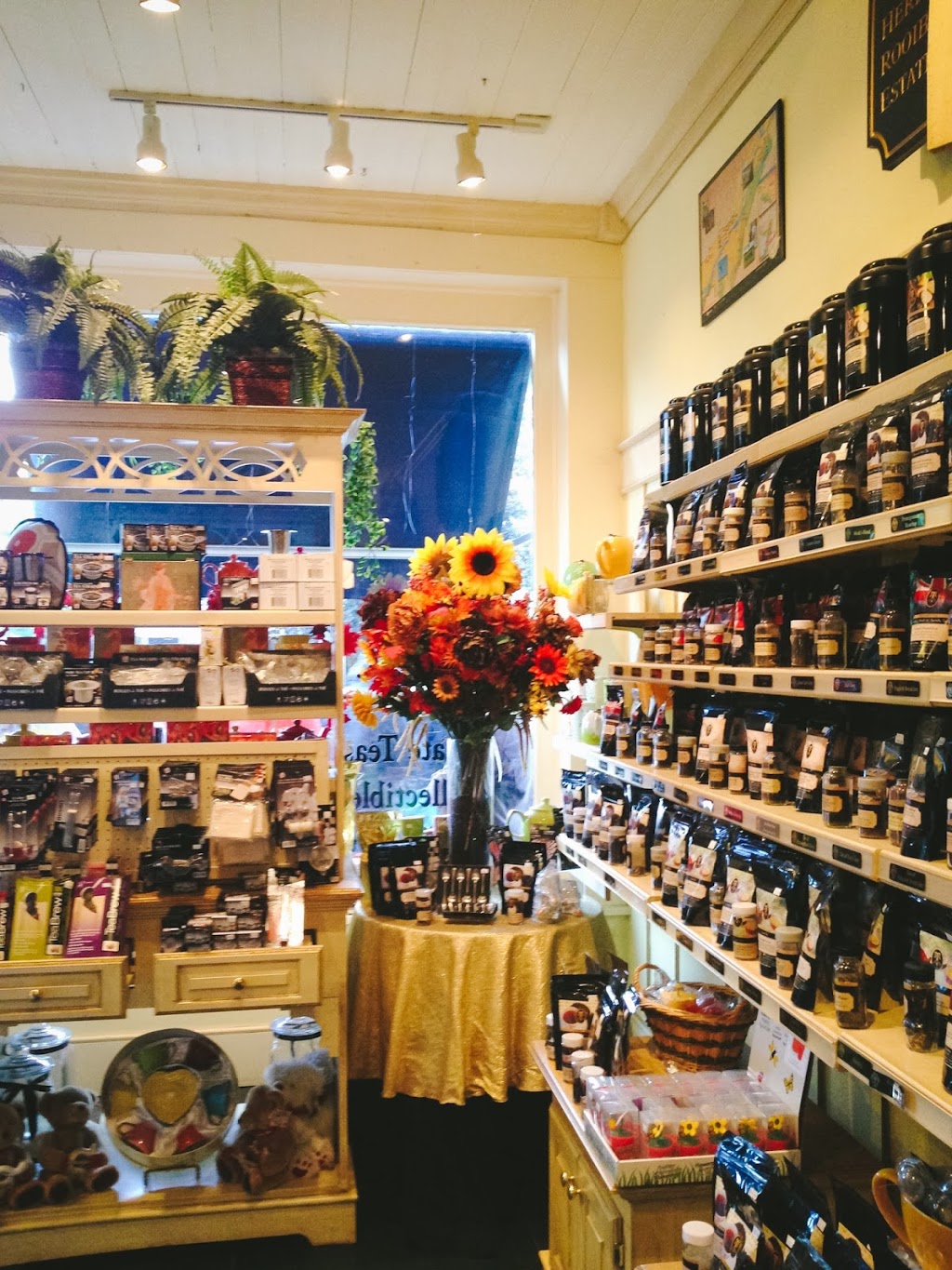 Victoria Teas & Coffees | 108 Queen St, Niagara-on-the-Lake, ON L0S 1J0, Canada | Phone: (888) 550-8327