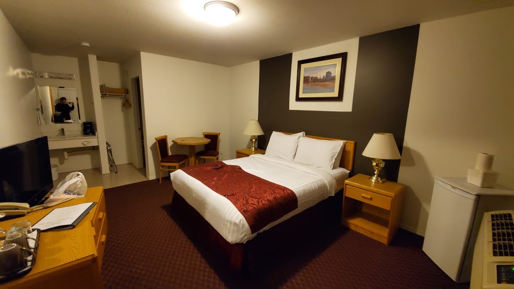 Cactus Tree Inn | 5887 Main St, Oliver, BC V0H 1T0, Canada | Phone: (250) 498-2225