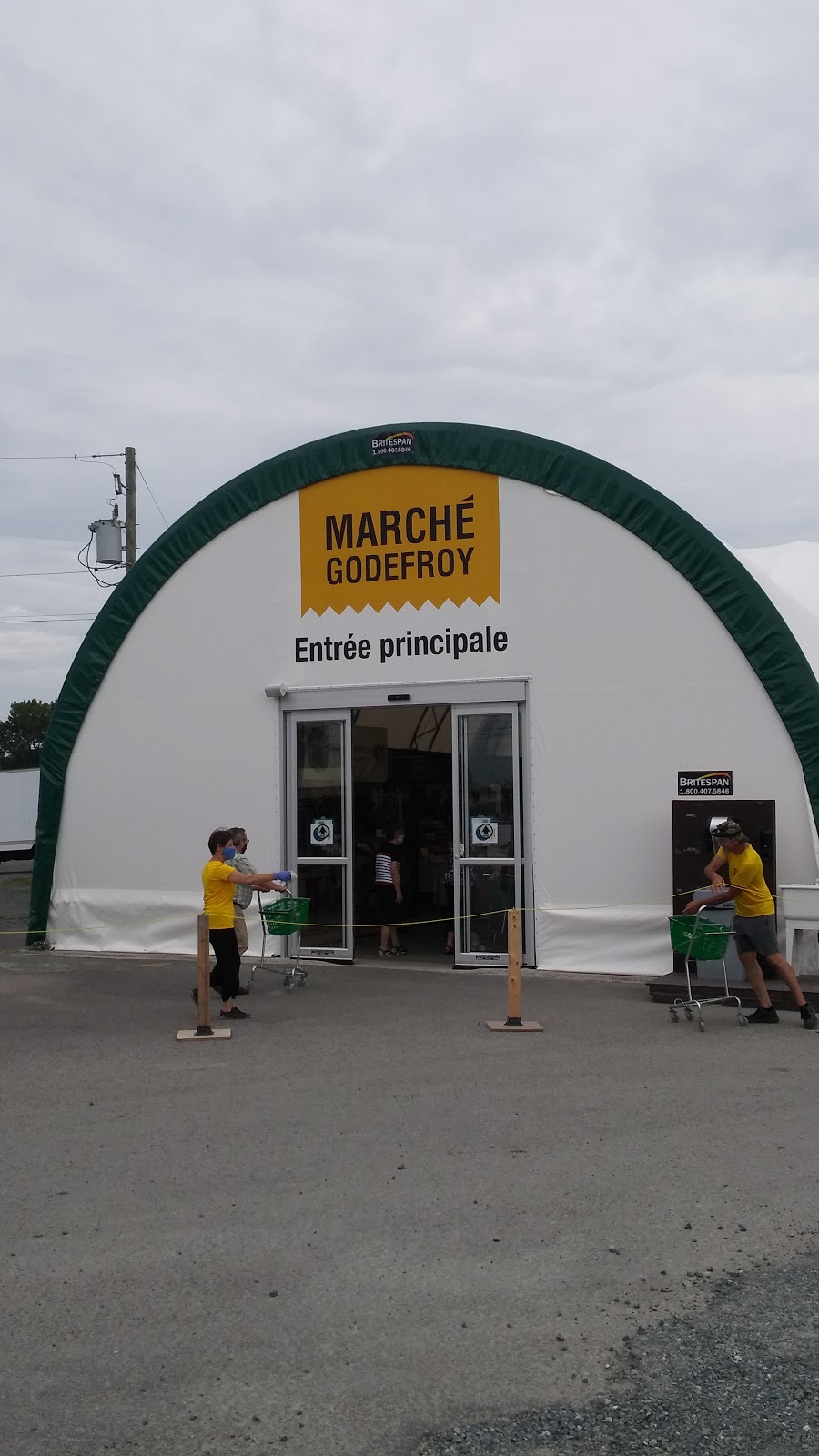 Marché Godefroy | 1700 Avenue Descôteaux, Bécancour, QC G9H 1W2, Canada | Phone: (819) 233-3700