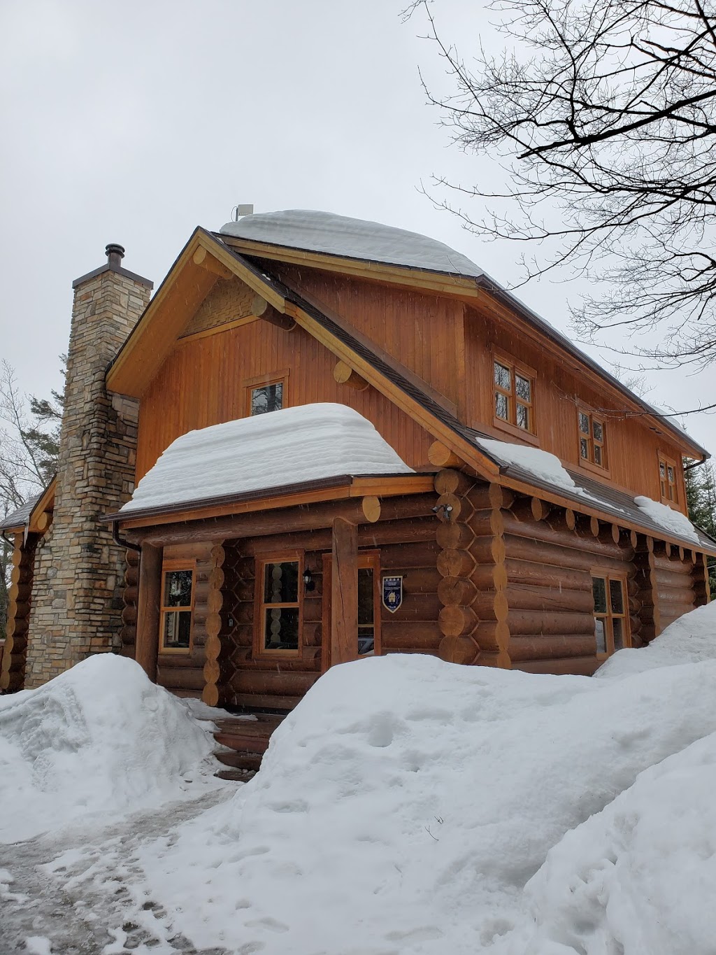 Blue Moose - Chalet Spa Nature | 17 Chemin du Grand-Pic, Mille-Isles, QC J0R 1A0, Canada | Phone: (877) 309-7347