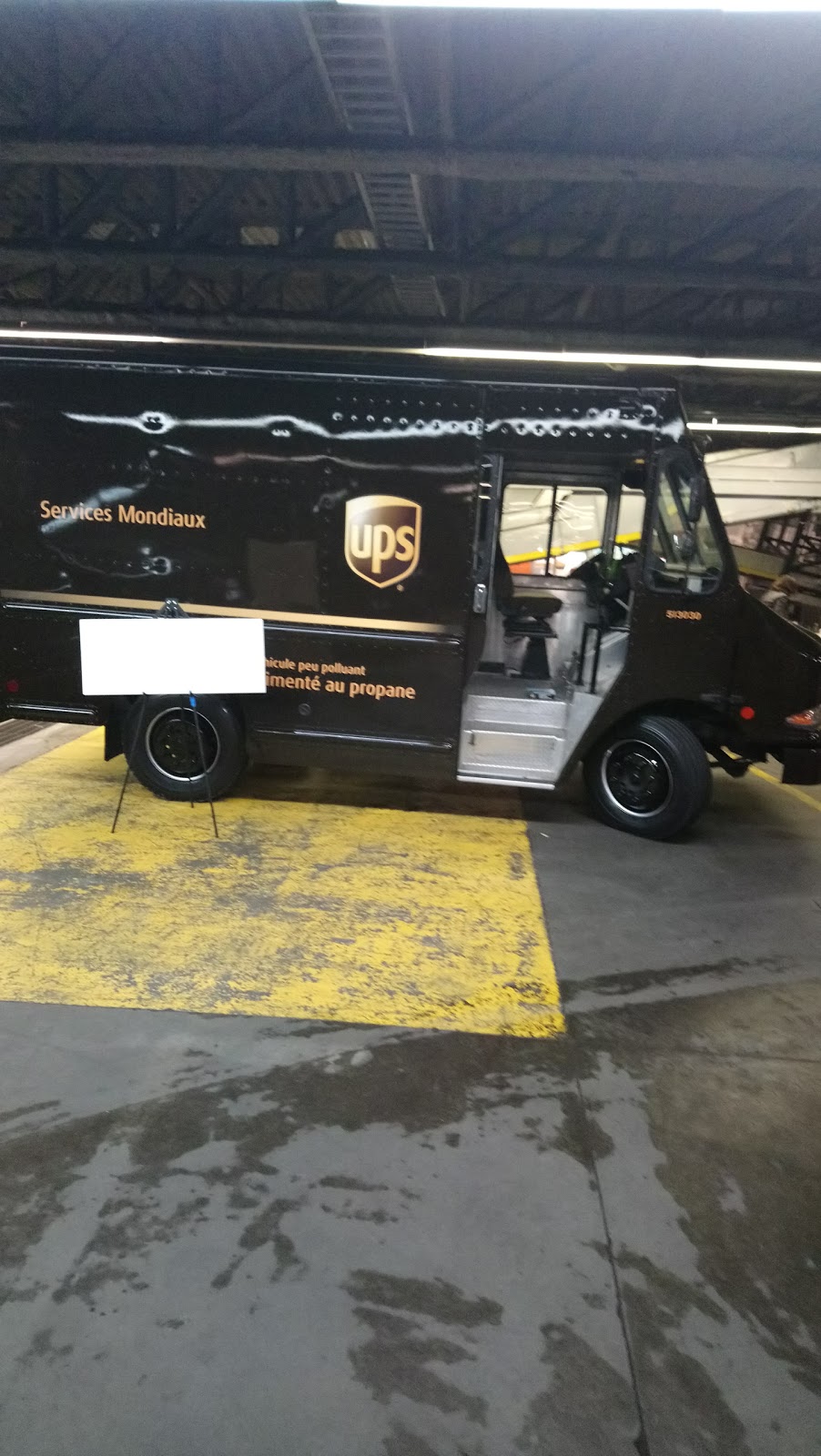 UPS Customer Centre | 1221 32e Avenue, Lachine, QC H8T 3H2, Canada | Phone: (800) 742-5877