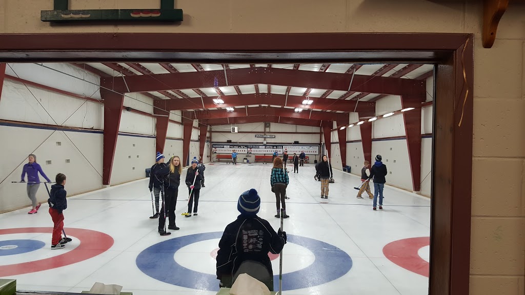 Tara Curling Club Ltd | 133 Hamilton St, Tara, ON N0H 2N0, Canada | Phone: (519) 377-9052